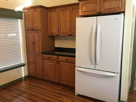5th image of 17388 Park Ave