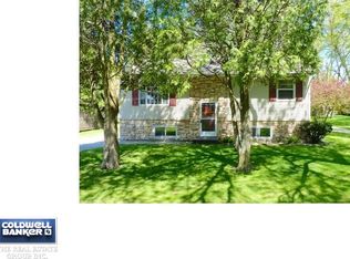 5129 Island View Dr, Oshkosh, WI 54901