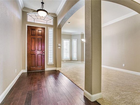 3rd image of 904 Shoal Creek Dr