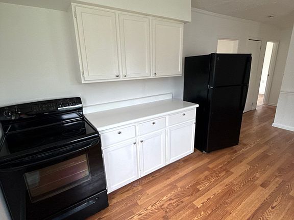3rd image of 1249 Evergreen Rd