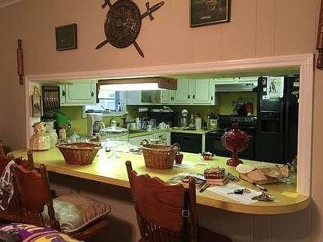 4th image of 213 Roberta Ave