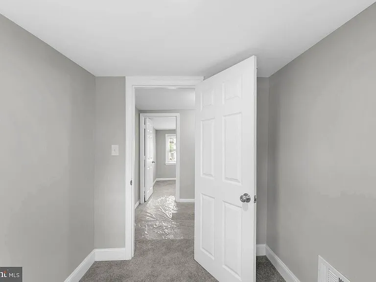 1111 Balboa Ave — Photo 22