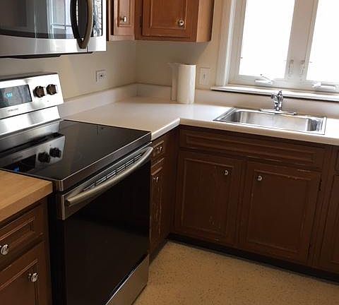 5th image of 522 Greenwood St APT 2W