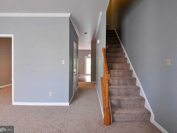 4th image of 408 Dundee Pl