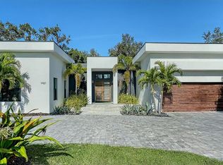 1421 N Lake Shore Dr, Sarasota, FL 34231