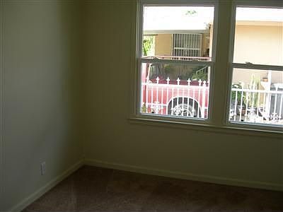 5th image of 1812 W Buckingham Way
