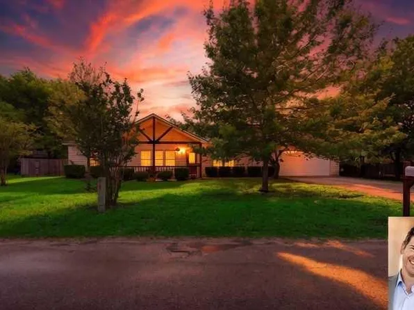 1221 Lovers Ln, Bastrop, TX 78602