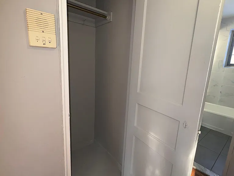 196-15 65th Cres #2C — Photo 6