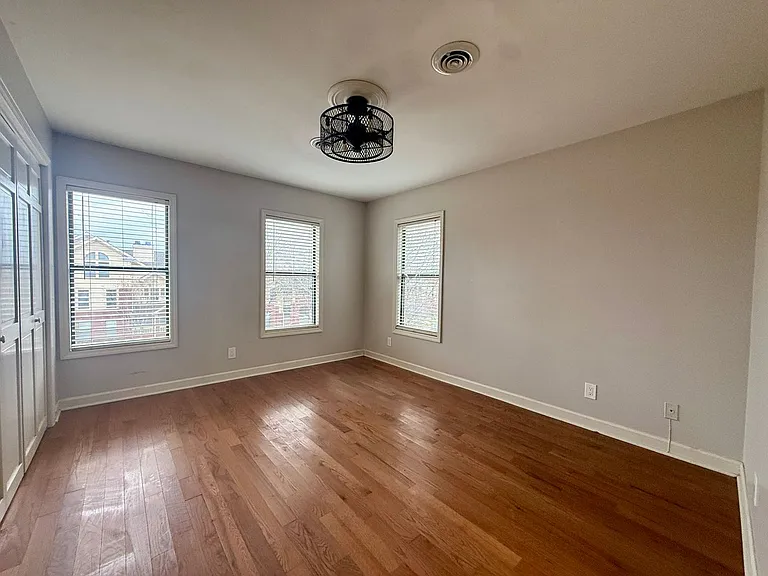 932B Russell St — Photo 7