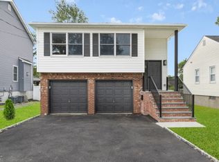 233 Atlantic Dr, Parsippany, NJ