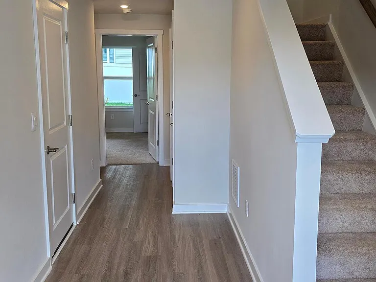115 Boone Ct — Photo 2