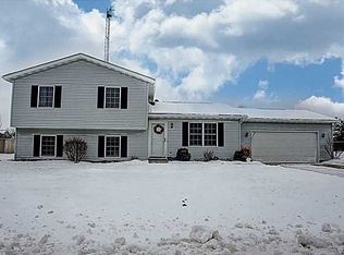 5795 Clover Ridge Dr, Lima, OH 45807