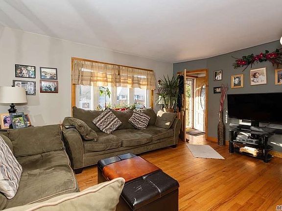 4th image of 2124 Lincoln Ave