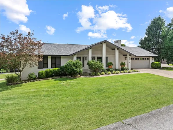 104 Watts St, Harrison, AR 72601