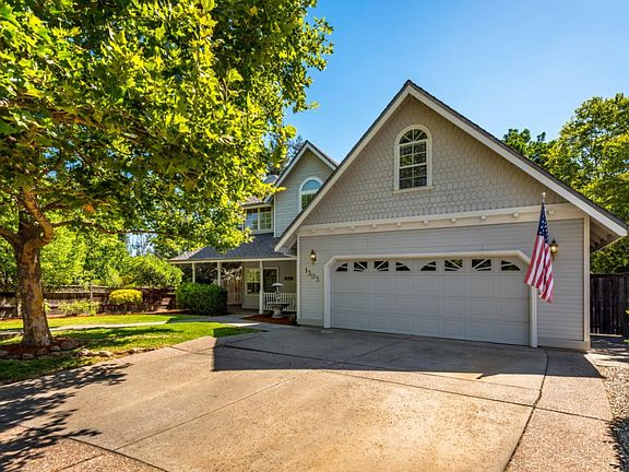 3rd image of 1303 Green Valley Ct