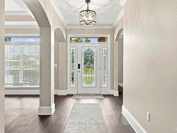 3rd image of 4074 Portland Cir