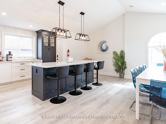 5th image of 60 River Avenue Cres