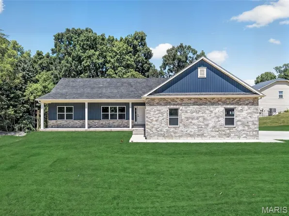 10795 Mulberry Dr, Foristell, MO 63348