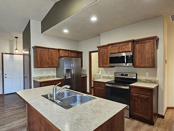 4th image of 1919 N Flora Rd