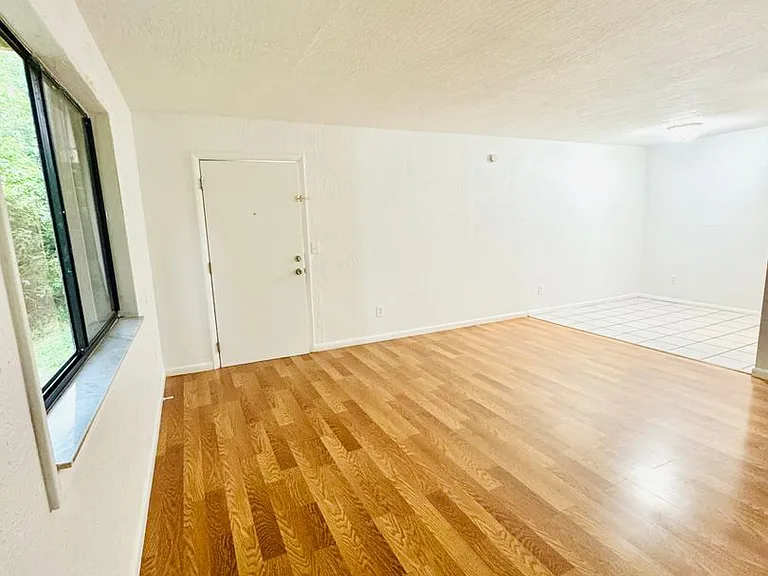 2160 Forest Knoll Dr NE #60102 — Photo 9