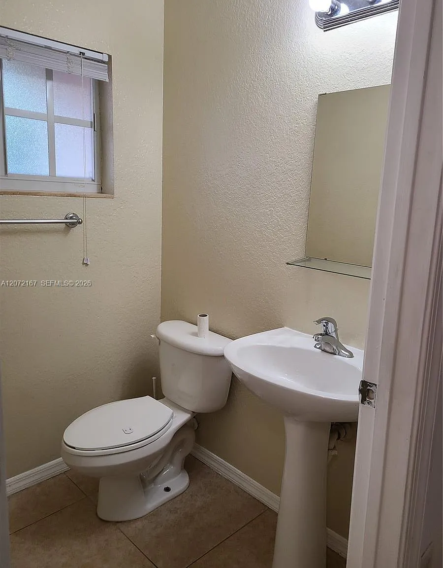 Las Rosas Townhomes Condo — Photo 4