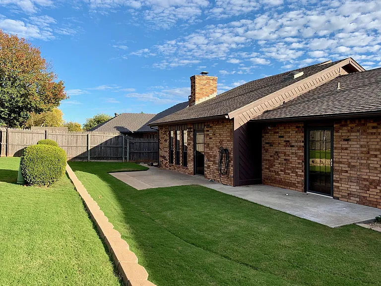 1419 Pickford Ln — Photo 41