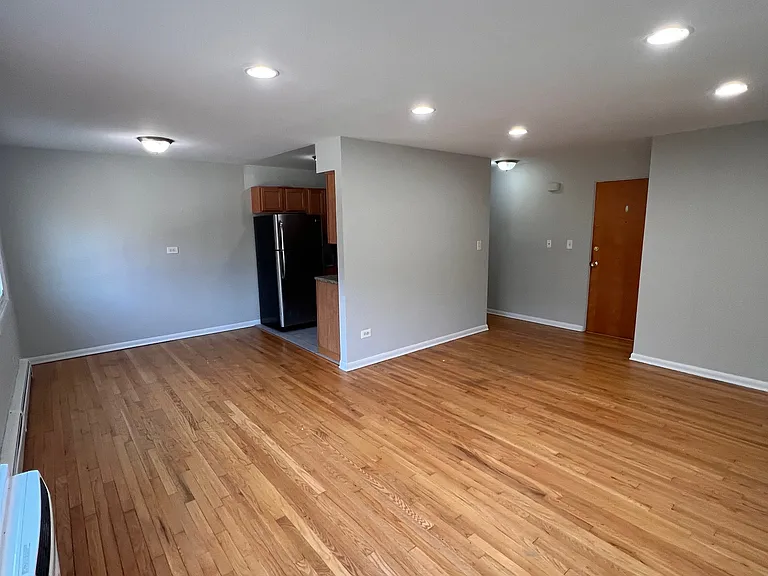 2036 W Foster Ave #B4 — Photo 7