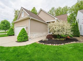 639 Lakeside Dr, Avon Lake, OH 44012