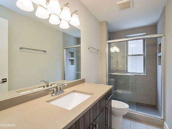 5th image of 637 E 49th St #637E-3
