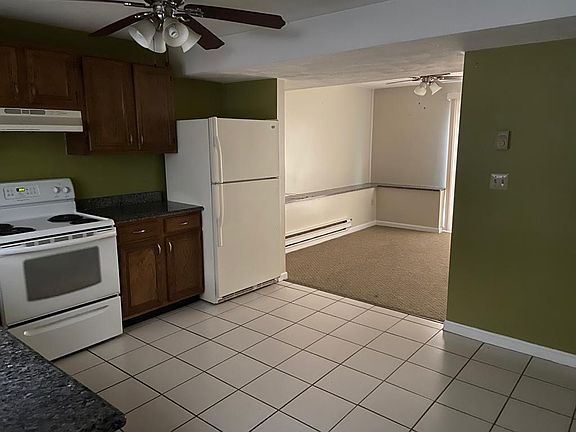 5th image of 27 Pitcairn St #1