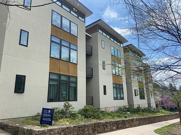 Exterior of the building--right on JPA!