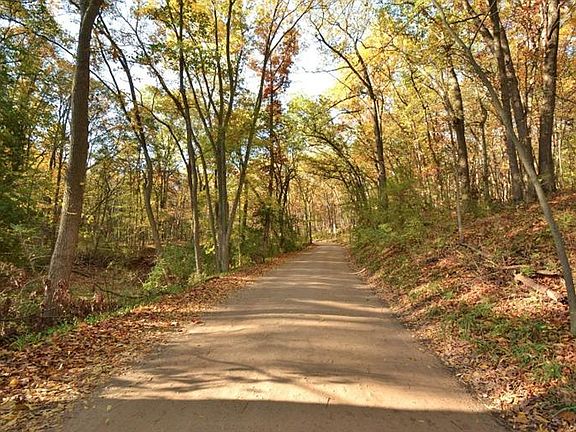 2nd image of Oak Hollow Dr