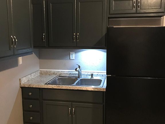 4th image of 2518 Madison Ave