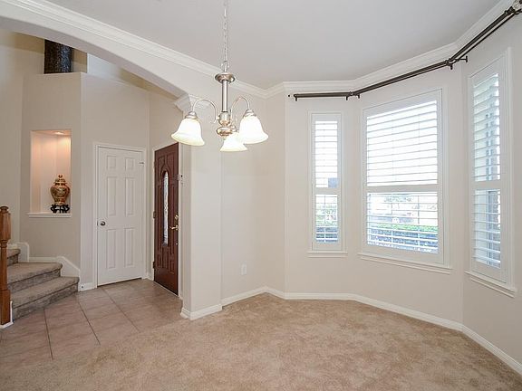 3rd image of 826 La Hacienda Dr