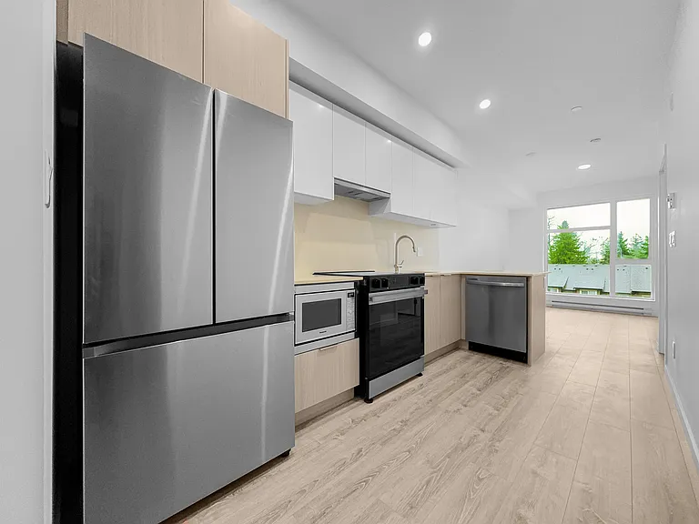 10828 139a St #4XX — Photo 2