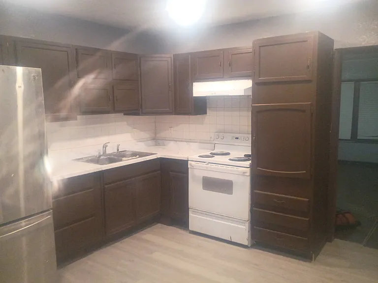 636 Orville Ave — Photo 13