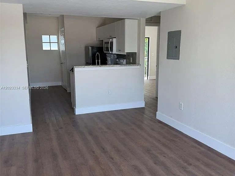 763 SW 5th St #304 — Photo 9