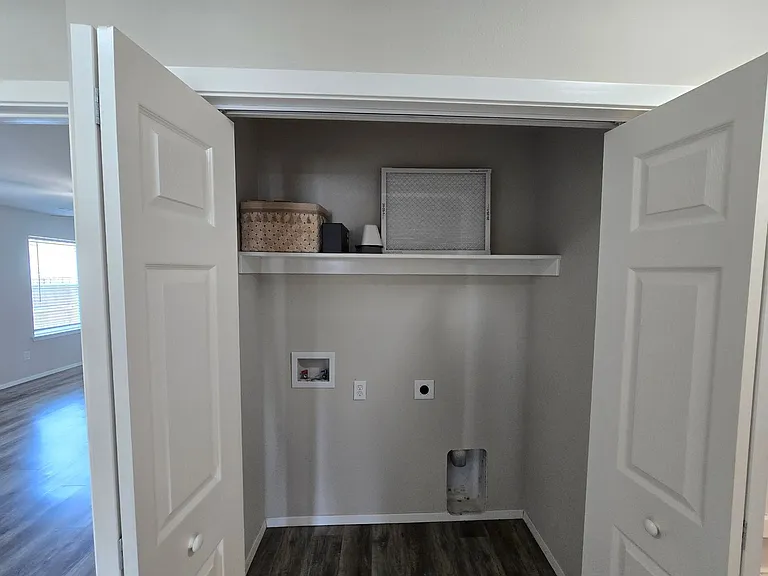 1061 E Bunting St — Photo 11