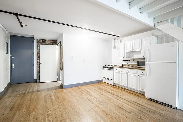 Rented by Nooklyn NYC LLC | media 30