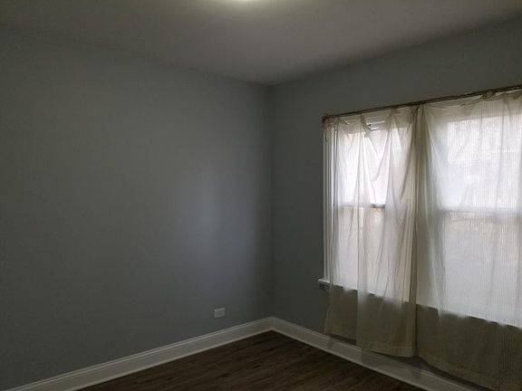 4th image of 5450 W Foster Ave #1