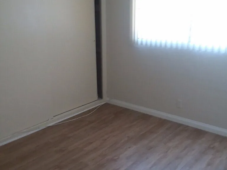 4729 San Vicente Blvd — Photo 3