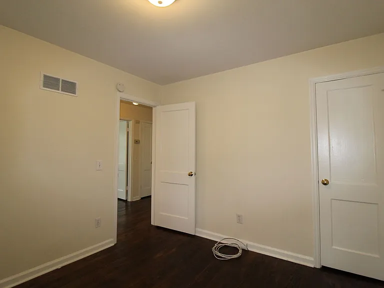 5515 Rosewood St — Photo 11
