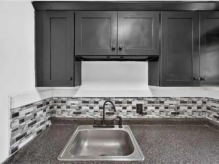 121 Central Ave #2 — Photo 4