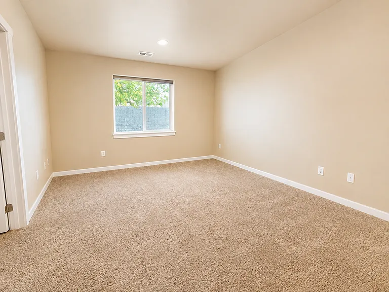 1515 W Cactus St — Photo 5