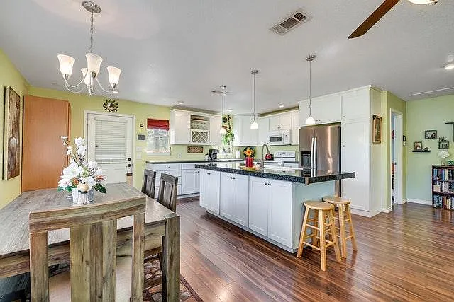322 Legion Loop — Photo 9