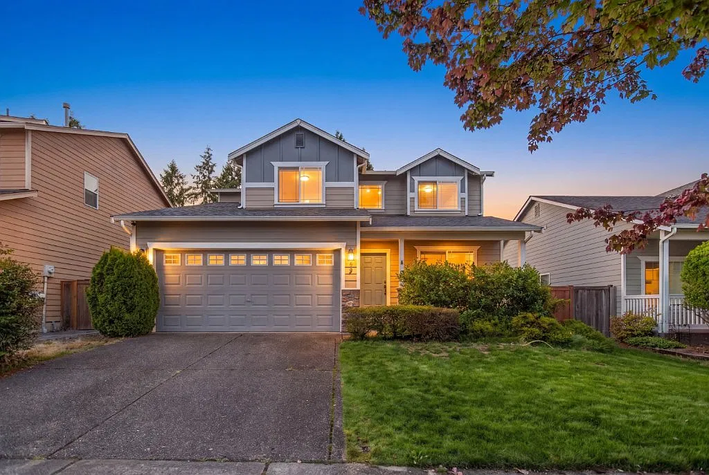 4 bed, 2.5 bath, 1990 sqft, $3,650 — Photo 1
