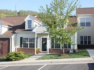 28 Hunters Ridge Ln, Rocky Mount, VA 24151