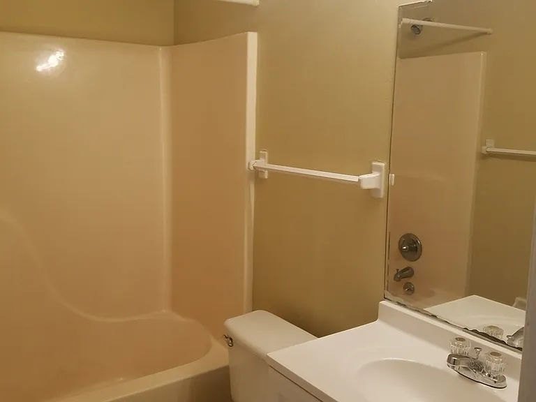168 Rebecca Dr NE — Photo 7