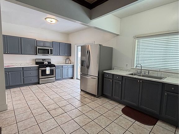 2nd image of 200 Albemarle St