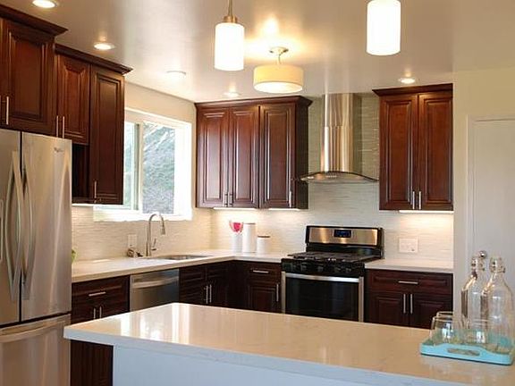 3rd image of 10 Caroline Way